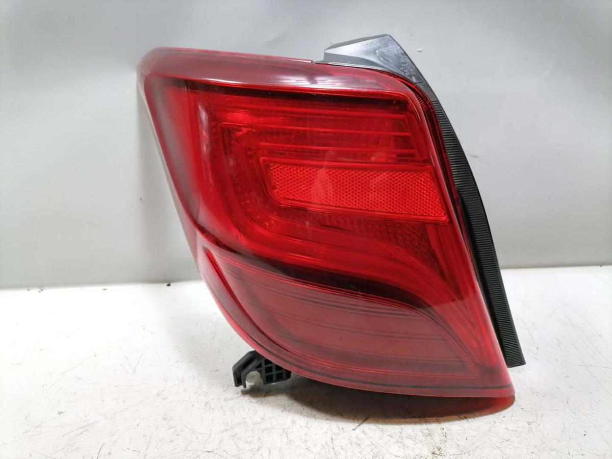 Toyota Yaris XP13 original R&uuml;cklicht R&uuml;ckleuchte Schlussleuchte links Facelift Bj.2016